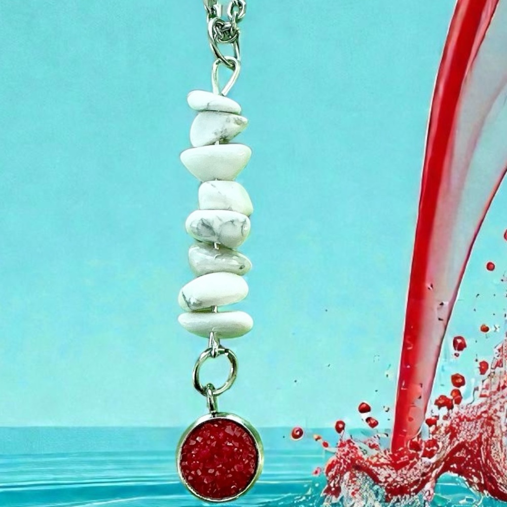 🆕 White Howlite Gemstones and Crystal Pendant Necklace